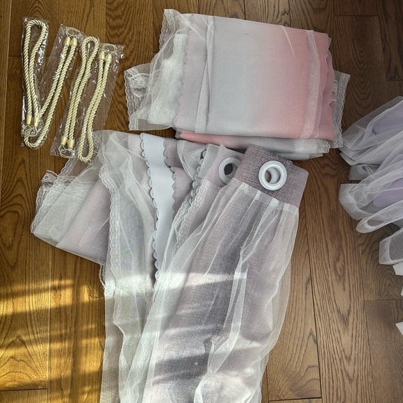 Blackout curtains - Picture 4 of 4